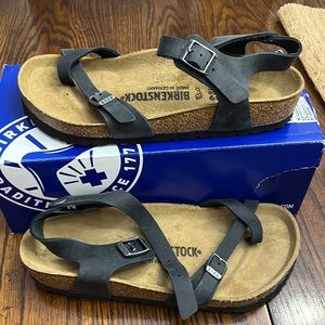 New Birkenstock Taormina black size 8